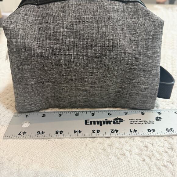 new men's Jimmy Choo Parfums unisex toiletry travel bag A3 2547 - Picture 2 of 10